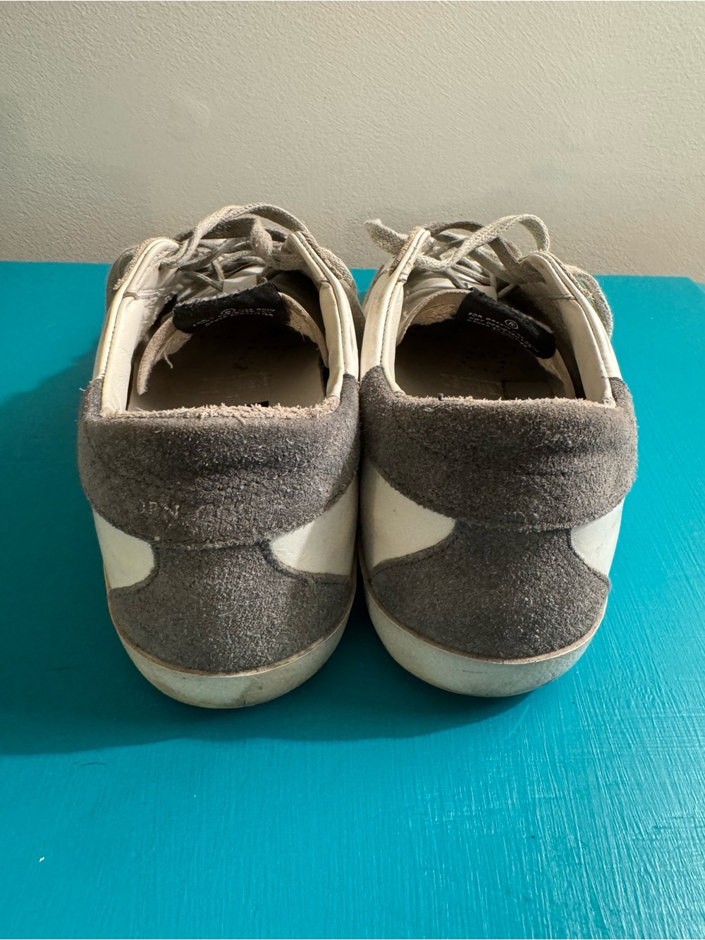 Golden Goose White Leather Sneakers with Black Star - Picture 5 of 5